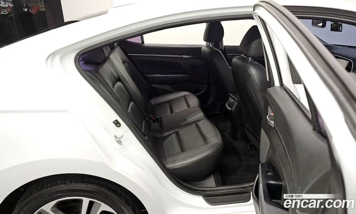 Hyundai Avante 2017 1.6 автомат (гидро), фото 13 Hyundai Avante 2017 1.6 автомат (гидро), фото 13