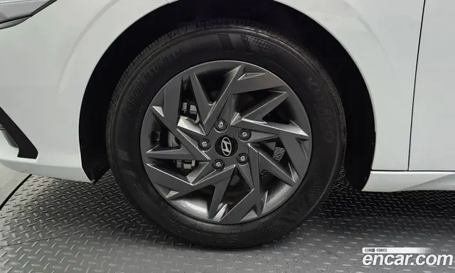 Hyundai Avante 2023 1.6 автомат (гидро), миниатюра 5 Hyundai Avante 2023 1.6 автомат (гидро), миниатюра 5