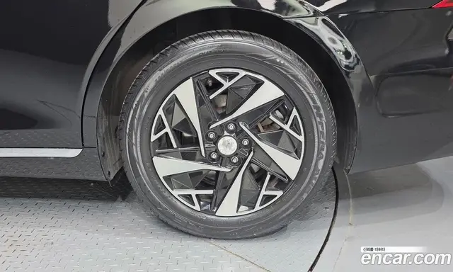 Hyundai Grandeur 2022 2.4 автомат (гидро), миниатюра 7 Hyundai Grandeur 2022 2.4 автомат (гидро), миниатюра 7