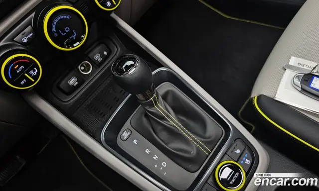 Hyundai Venue 2023 1.6 автомат (гидро), миниатюра 12