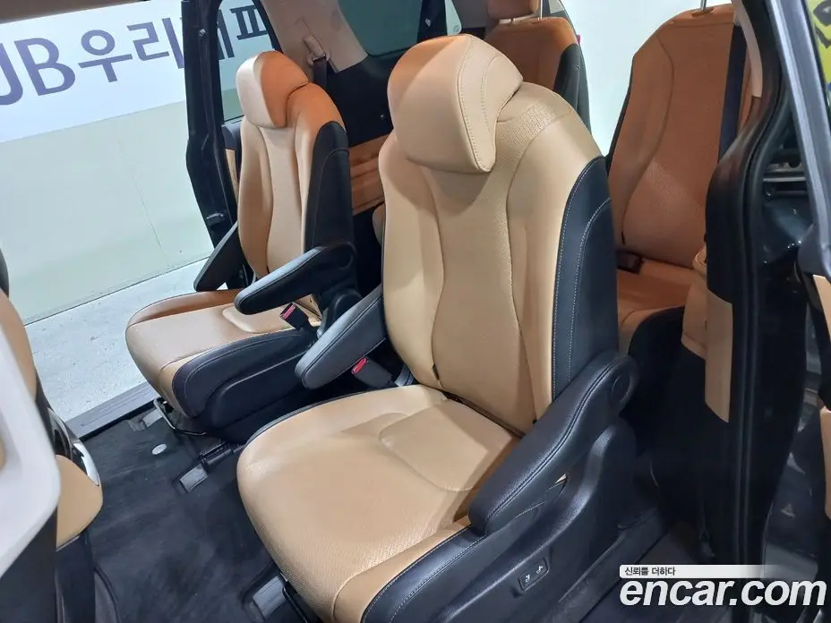Kia Carnival 2023 3.5 автомат (гидро), фото 7