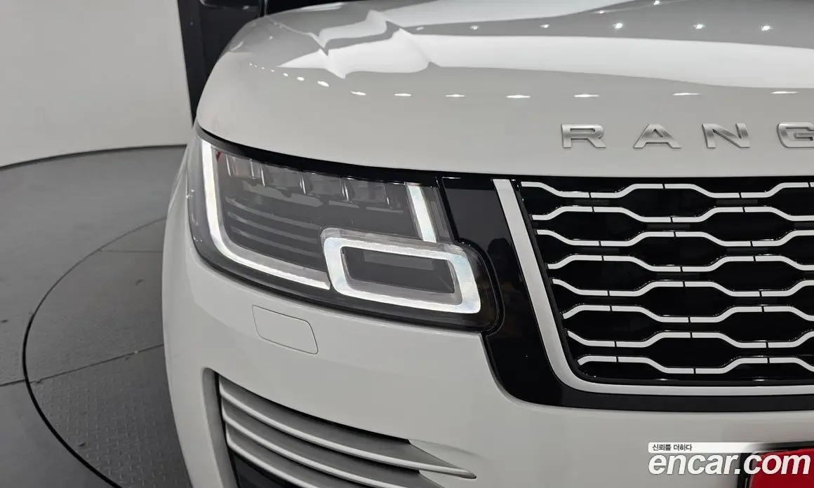 Land Rover Range Rover 2018 4.4 автомат (гидро), фото 7