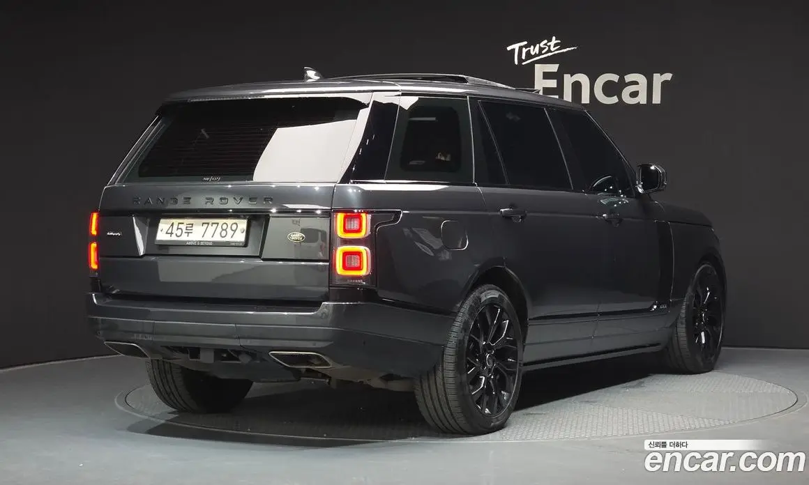 Land Rover Range Rover 2018 4.4 автомат (гидро), фото 2 Land Rover Range Rover 2018 4.4 автомат (гидро), фото 2