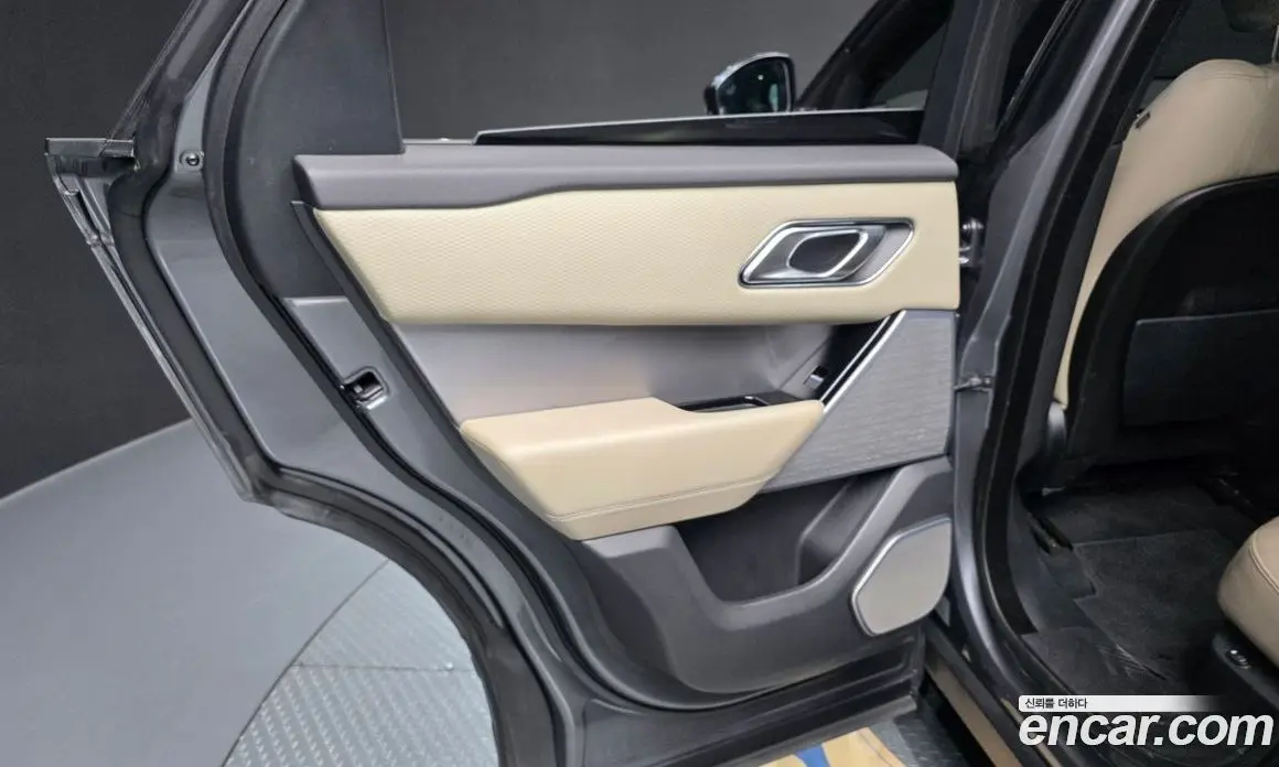 Land Rover Range Rover Velar 2017 3.0 автомат (гидро), фото 15 Land Rover Range Rover Velar 2017 3.0 автомат (гидро), фото 15