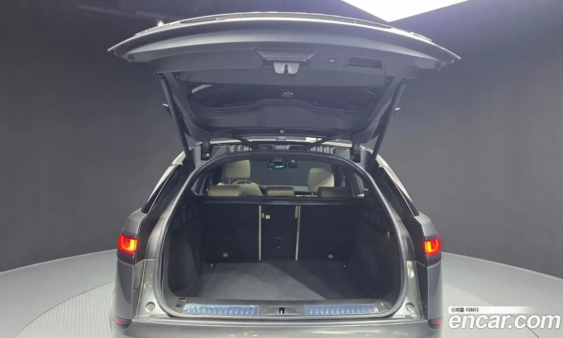 Land Rover Range Rover Velar 2017 3.0 автомат (гидро), фото 26 Land Rover Range Rover Velar 2017 3.0 автомат (гидро), фото 26