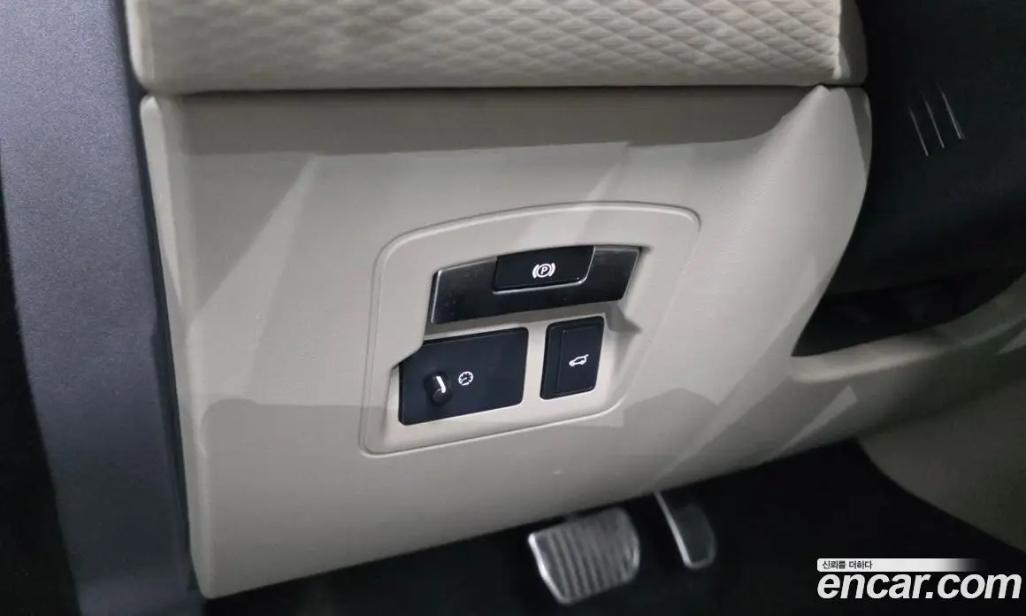 Land Rover Range Rover Velar 2017 3.0 автомат (гидро), фото 35 Land Rover Range Rover Velar 2017 3.0 автомат (гидро), фото 35