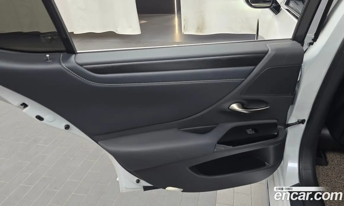 Lexus ES 2025 2.5 автомат (гидро), фото 15 Lexus ES 2025 2.5 автомат (гидро), фото 15