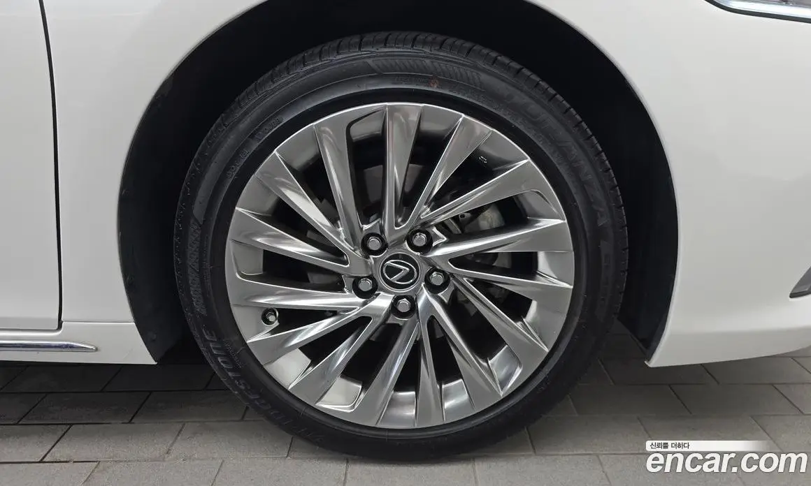 Lexus ES 2025 2.5 автомат (гидро), фото 7 Lexus ES 2025 2.5 автомат (гидро), фото 7