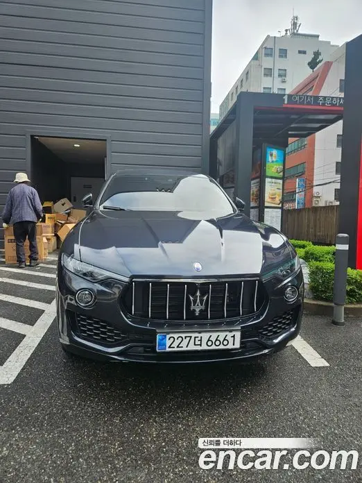 Maserati Levante 2018 3.0 автомат (гидро), фото 2 Maserati Levante 2018 3.0 автомат (гидро), фото 2