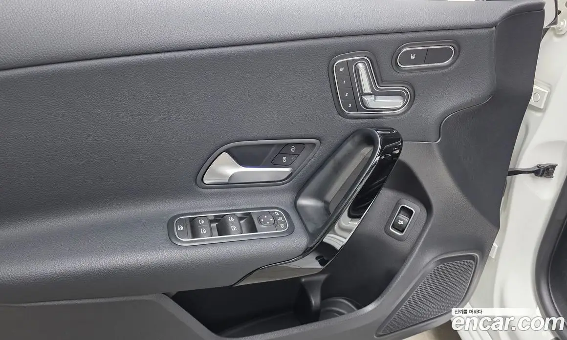 Mercedes-Benz A-Class 2020 2.0 автомат (гидро), фото 19 Mercedes-Benz A-Class 2020 2.0 автомат (гидро), фото 19