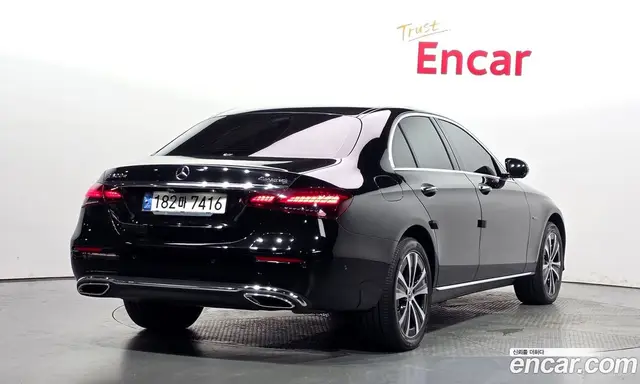Mercedes-Benz E-Class 2020 2.0 автомат (гидро), миниатюра 2