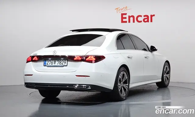 Mercedes-Benz E-Class 2024 2.0 автомат (гидро), миниатюра 2