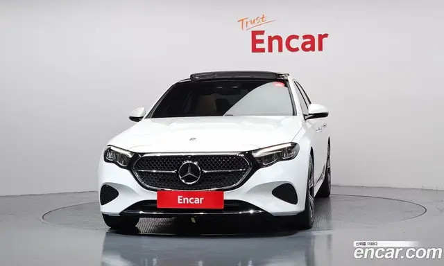 Mercedes-Benz E-Class 2024 2.0 автомат (гидро), миниатюра 3