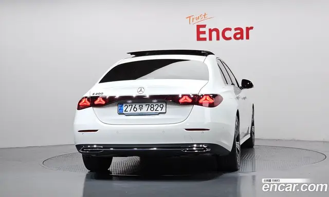 Mercedes-Benz E-Class 2024 2.0 автомат (гидро), миниатюра 4