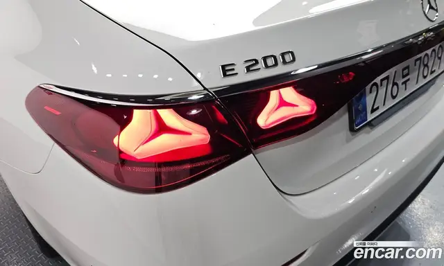 Mercedes-Benz E-Class 2024 2.0 автомат (гидро), миниатюра 9