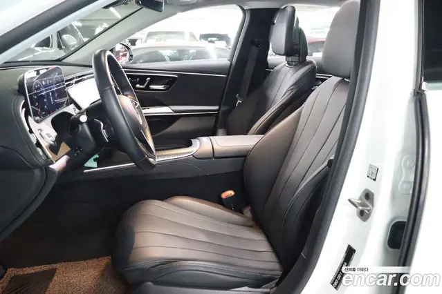 Mercedes-Benz E-Class 2024 2.0 автомат (гидро), миниатюра 8 Mercedes-Benz E-Class 2024 2.0 автомат (гидро), миниатюра 8