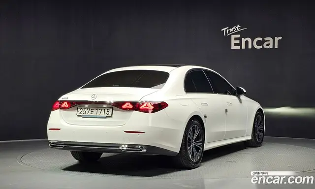 Mercedes-Benz E-Class 2025 2.0 автомат (гидро), миниатюра 2 Mercedes-Benz E-Class 2025 2.0 автомат (гидро), миниатюра 2