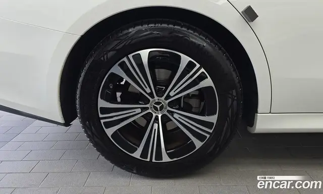 Mercedes-Benz E-Class 2025 2.0 автомат (гидро), миниатюра 5 Mercedes-Benz E-Class 2025 2.0 автомат (гидро), миниатюра 5
