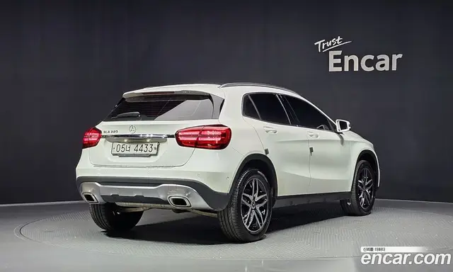 Mercedes-Benz GLA-Class 2019 2.0 автомат (гидро), миниатюра 2