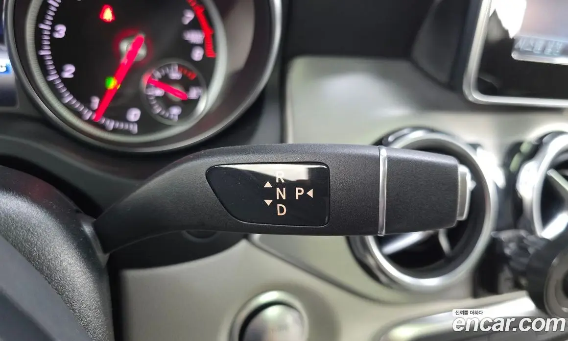 Mercedes-Benz GLA-Class 2019 2.0 автомат (гидро), фото 12