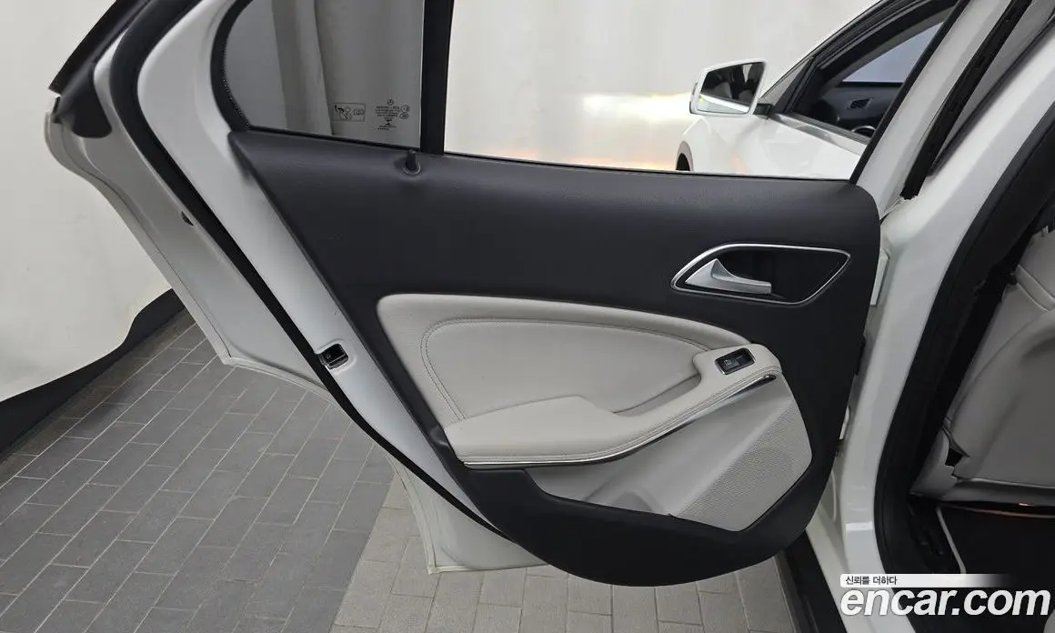 Mercedes-Benz GLA-Class 2019 2.0 автомат (гидро), фото 15