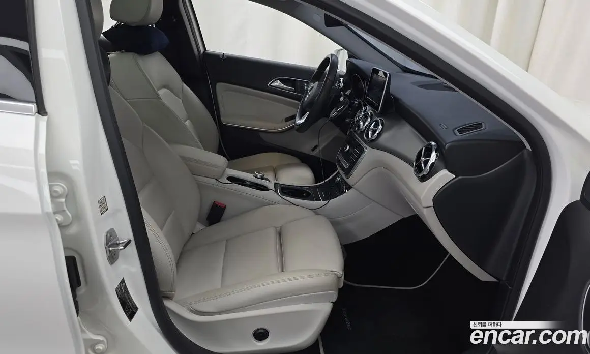 Mercedes-Benz GLA-Class 2019 2.0 автомат (гидро), фото 16