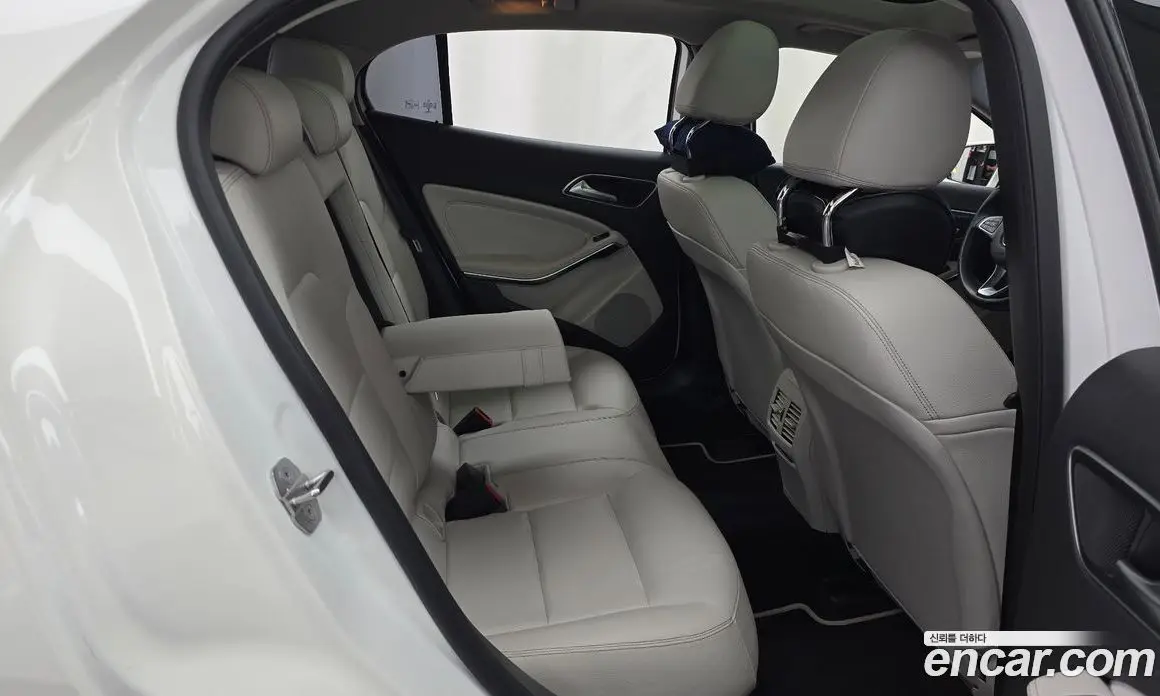 Mercedes-Benz GLA-Class 2019 2.0 автомат (гидро), фото 17