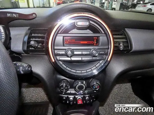 Mini Cooper 2014 1.5 автомат (гидро), миниатюра 11 Mini Cooper 2014 1.5 автомат (гидро), миниатюра 11