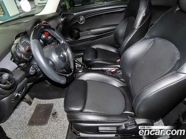 Mini Cooper 2014 1.5 автомат (гидро), миниатюра 6 Mini Cooper 2014 1.5 автомат (гидро), миниатюра 6