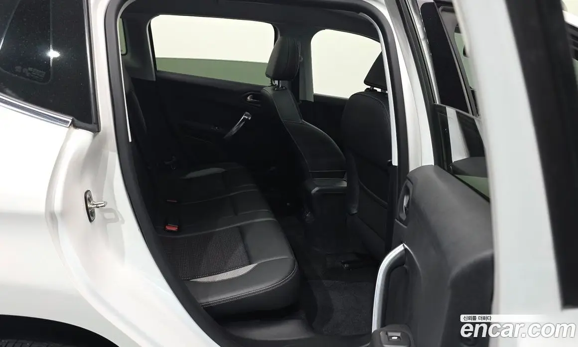 Peugeot 2008 2015 1.6 автомат (гидро), фото 12 Peugeot 2008 2015 1.6 автомат (гидро), фото 12