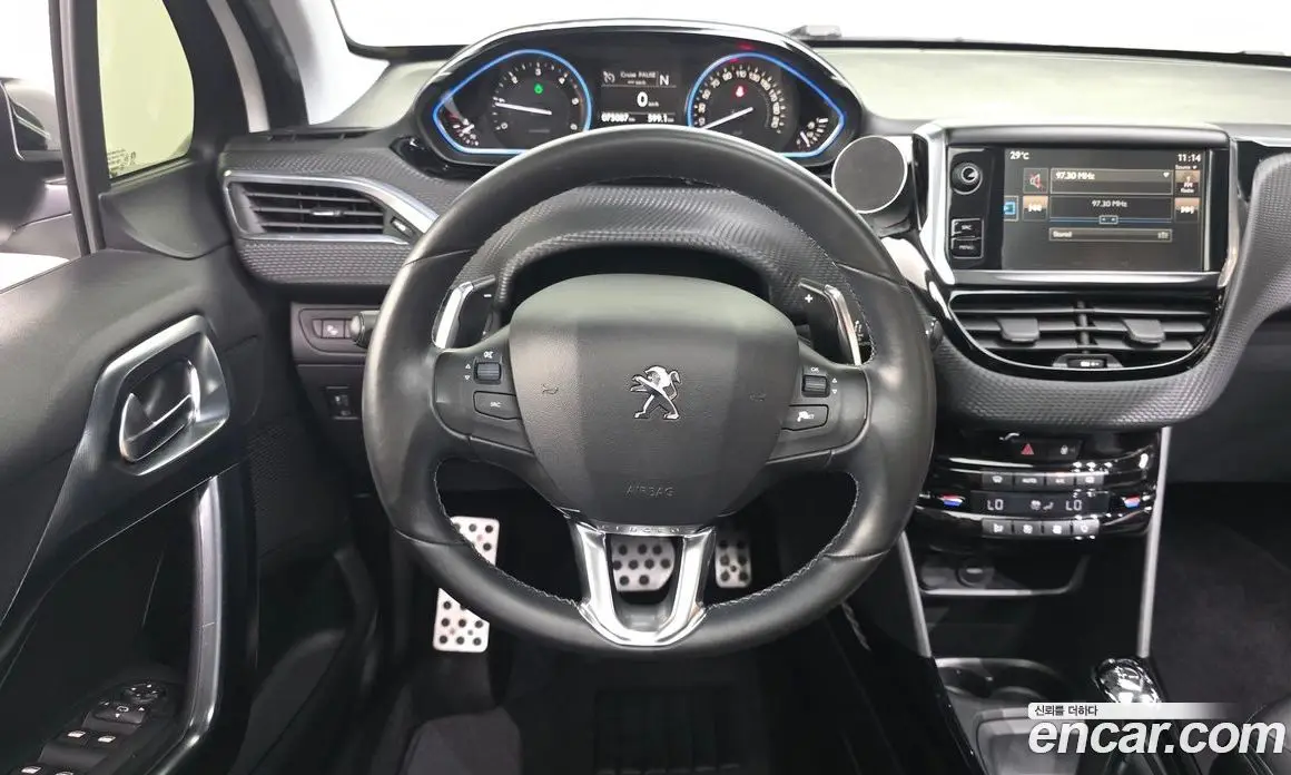 Peugeot 2008 2015 1.6 автомат (гидро), фото 13 Peugeot 2008 2015 1.6 автомат (гидро), фото 13