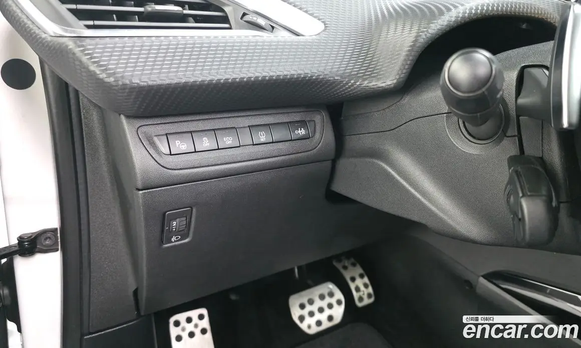 Peugeot 2008 2015 1.6 автомат (гидро), фото 14 Peugeot 2008 2015 1.6 автомат (гидро), фото 14