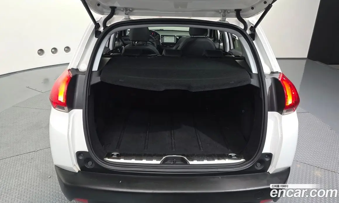 Peugeot 2008 2015 1.6 автомат (гидро), фото 20 Peugeot 2008 2015 1.6 автомат (гидро), фото 20
