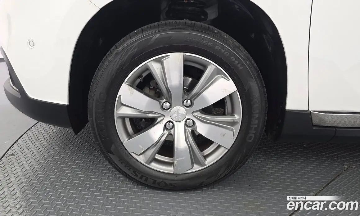 Peugeot 2008 2015 1.6 автомат (гидро), фото 5 Peugeot 2008 2015 1.6 автомат (гидро), фото 5