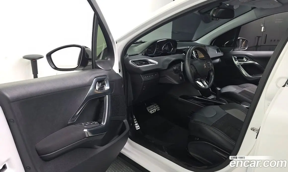 Peugeot 2008 2015 1.6 автомат (гидро), фото 10 Peugeot 2008 2015 1.6 автомат (гидро), фото 10