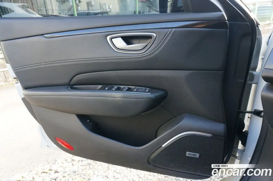 Renault (Samsung) SM6 2016 2.0 автомат (гидро), фото 8 Renault (Samsung) SM6 2016 2.0 автомат (гидро), фото 8