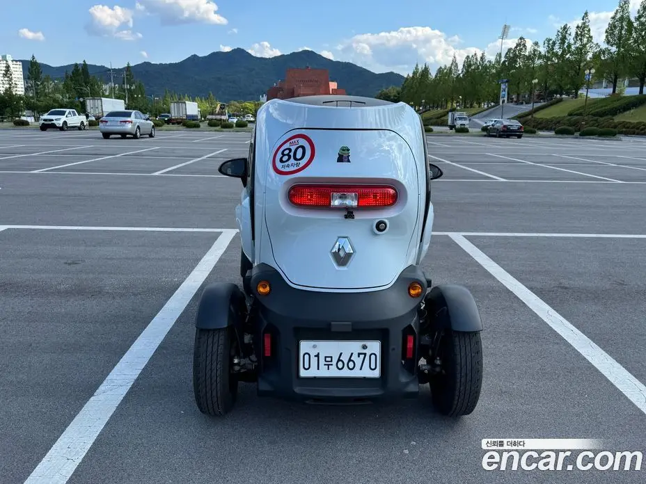 Renault (Samsung) Twizy 2019 0.1 автомат (гидро), фото 2 Renault (Samsung) Twizy 2019 0.1 автомат (гидро), фото 2