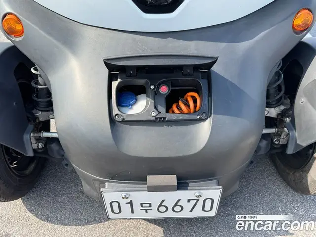 Renault (Samsung) Twizy 2019 0.1 автомат (гидро), миниатюра 5 Renault (Samsung) Twizy 2019 0.1 автомат (гидро), миниатюра 5