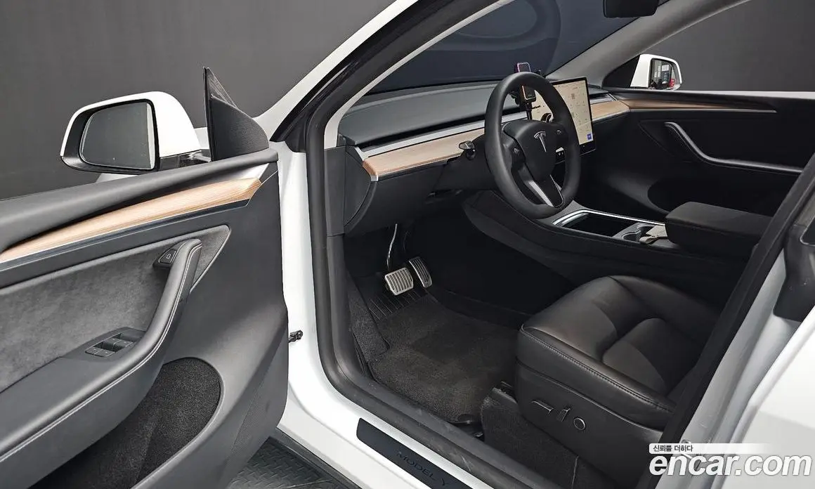 Tesla Model Y 2024 0.2 автомат (гидро), фото 16 Tesla Model Y 2024 0.2 автомат (гидро), фото 16
