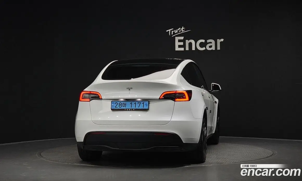 Tesla Model Y 2024 0.2 автомат (гидро), фото 3 Tesla Model Y 2024 0.2 автомат (гидро), фото 3