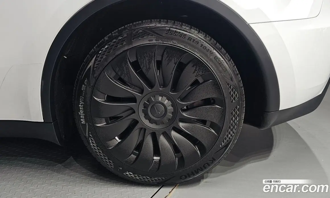 Tesla Model Y 2024 0.2 автомат (гидро), фото 6 Tesla Model Y 2024 0.2 автомат (гидро), фото 6
