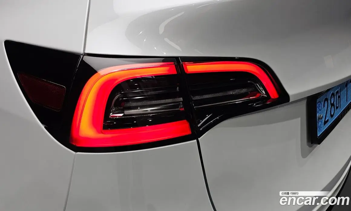 Tesla Model Y 2024 0.2 автомат (гидро), фото 8 Tesla Model Y 2024 0.2 автомат (гидро), фото 8