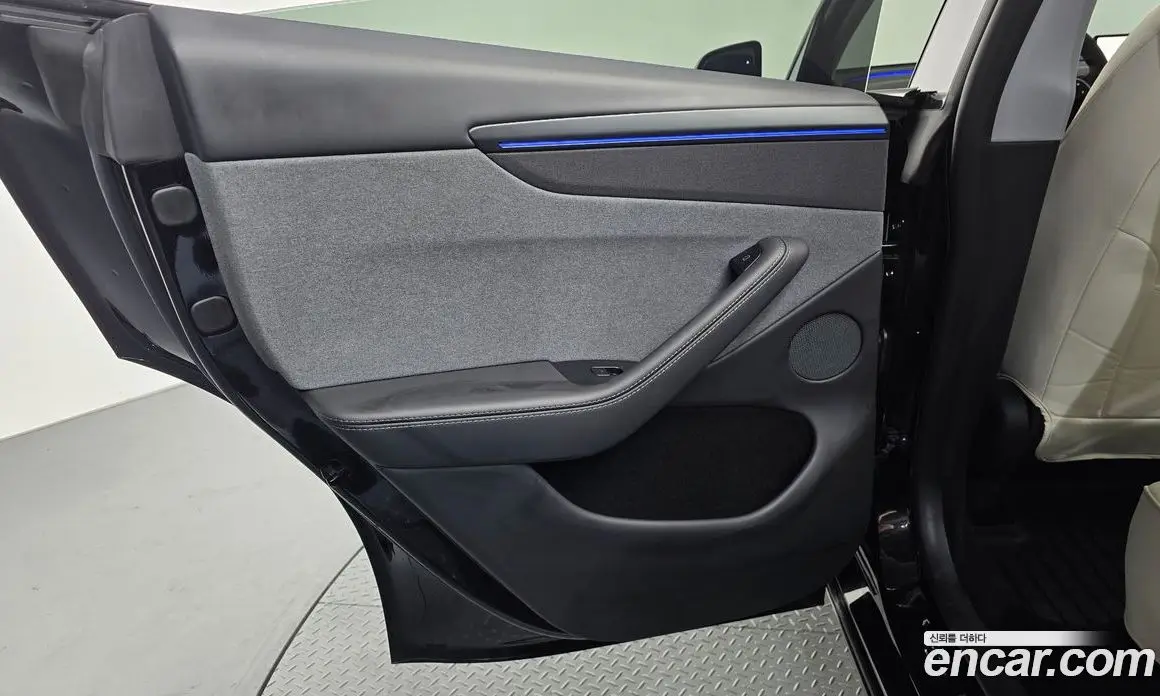 Tesla Model Y 2025 0.3 автомат (гидро), фото 14 Tesla Model Y 2025 0.3 автомат (гидро), фото 14