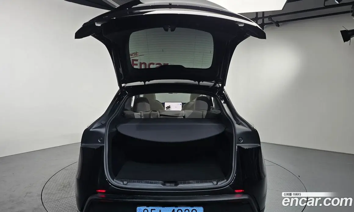 Tesla Model Y 2025 0.3 автомат (гидро), фото 23 Tesla Model Y 2025 0.3 автомат (гидро), фото 23