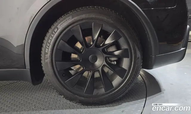 Tesla Model Y 2025 0.3 автомат (гидро), миниатюра 6 Tesla Model Y 2025 0.3 автомат (гидро), миниатюра 6