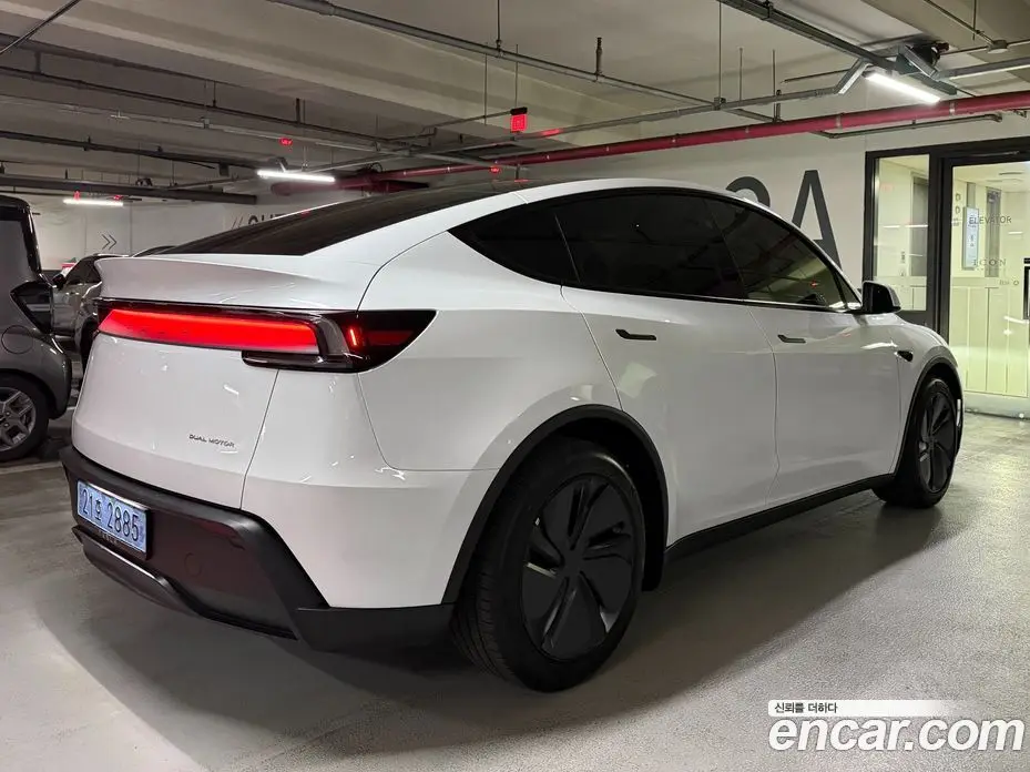 Tesla Model Y 2026 автомат (гидро), фото 4 Tesla Model Y 2026 автомат (гидро), фото 4