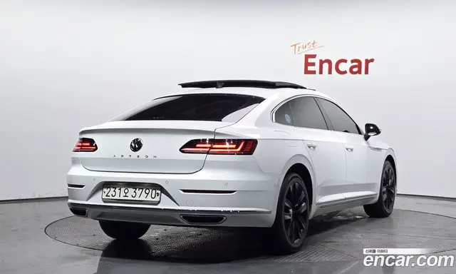 Volkswagen Arteon 2019 2.0 автомат (гидро), миниатюра 2