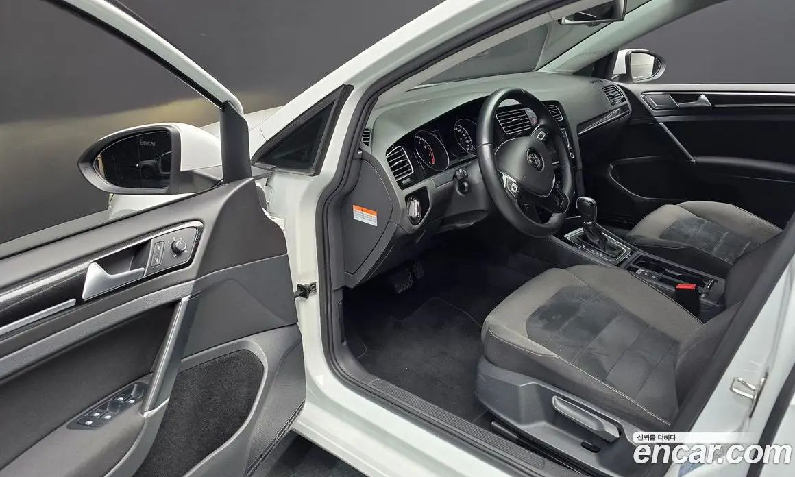 Volkswagen Golf 2016 1.4 автомат (гидро), фото 10 Volkswagen Golf 2016 1.4 автомат (гидро), фото 10