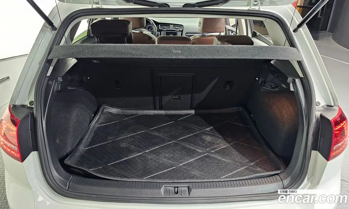 Volkswagen Golf 2016 2.0 автомат (гидро), фото 20 Volkswagen Golf 2016 2.0 автомат (гидро), фото 20