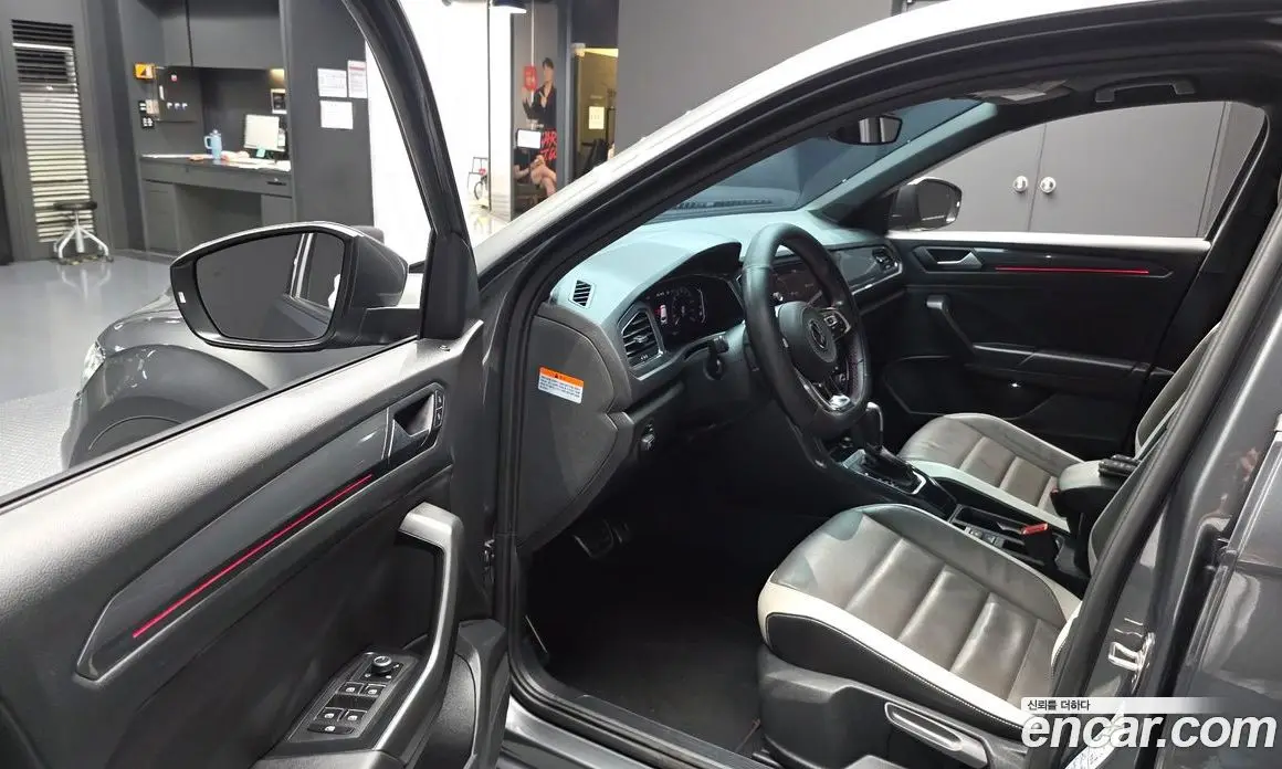 Volkswagen T-Roc 2021 2.0 автомат (гидро), фото 13 Volkswagen T-Roc 2021 2.0 автомат (гидро), фото 13